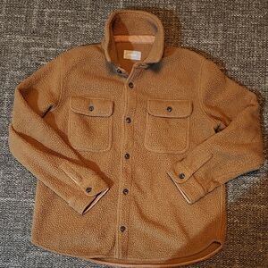 Everlane The ReNew Fleese EVERYONE Cozy Overshirt. Toffee Color